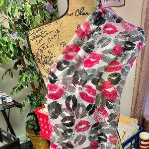 Sheer Lips 💋 Scarf